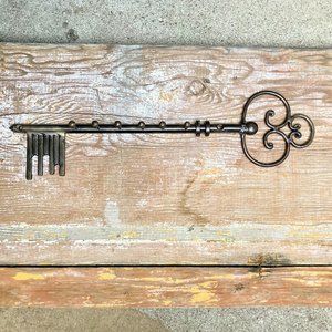 Anthropologie Bronze Skeleton Key Hook Rack